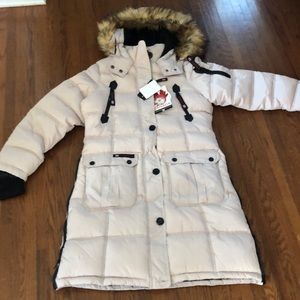Womens Size M Canada weather gear Sand Color Down Coat